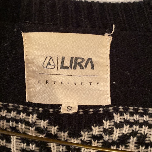 ⚡️3for25$⚡️ Lira Cardigan - Picture 3 of 3